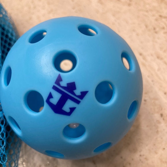 Royal Caribbean Star Of The Seas Pickle Ball Set - Picture 3 of 3